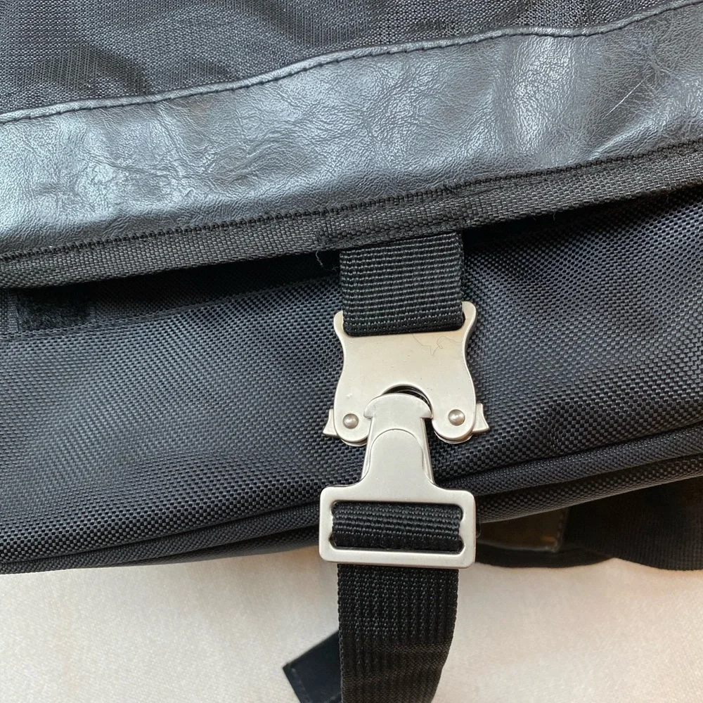 Cosmo black crossbody bag